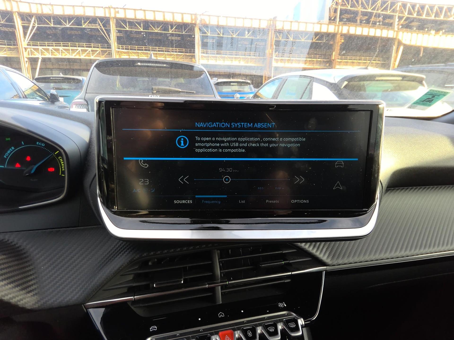 Peugeot 2008 Hybrid 136 e-DCS6 Style 2025