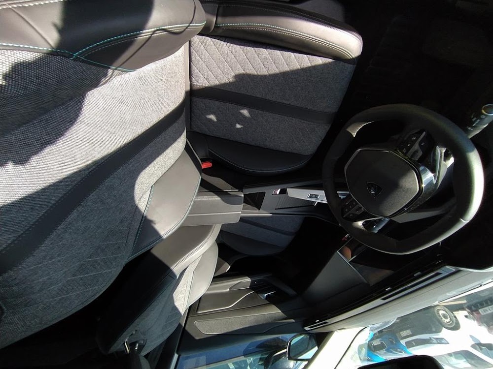 Foto Peugeot 408 11