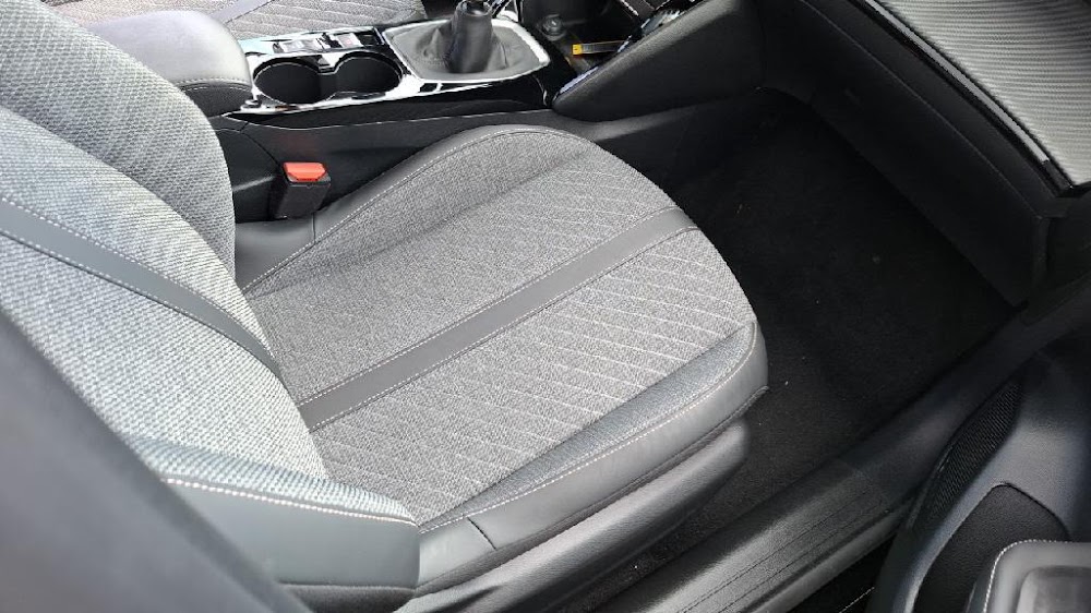 Foto Peugeot 208 17