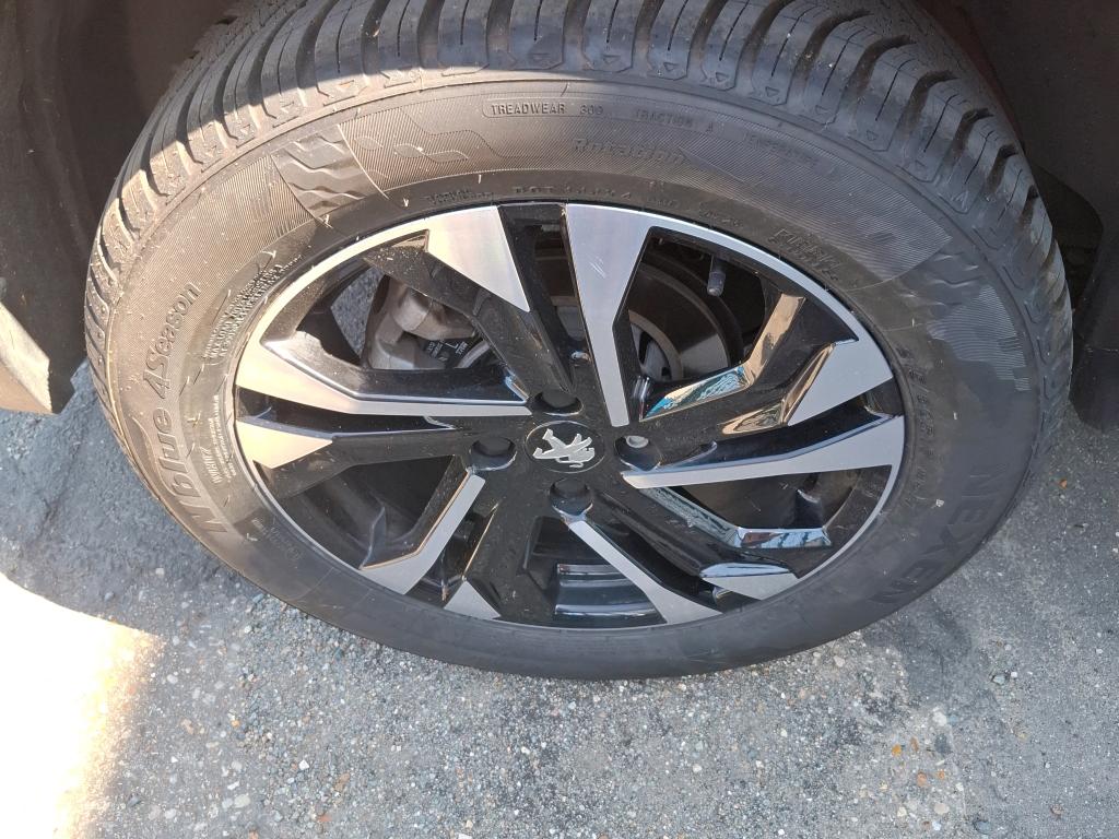 Peugeot 2008 PureTech 130 S&S EAT8 GT 2022