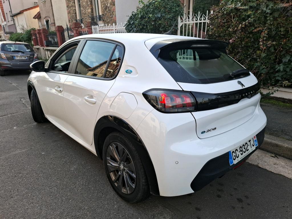 Peugeot 208 ELECTRIQUE 50 KWH 136 ACTIVE BUSINESS R 2021