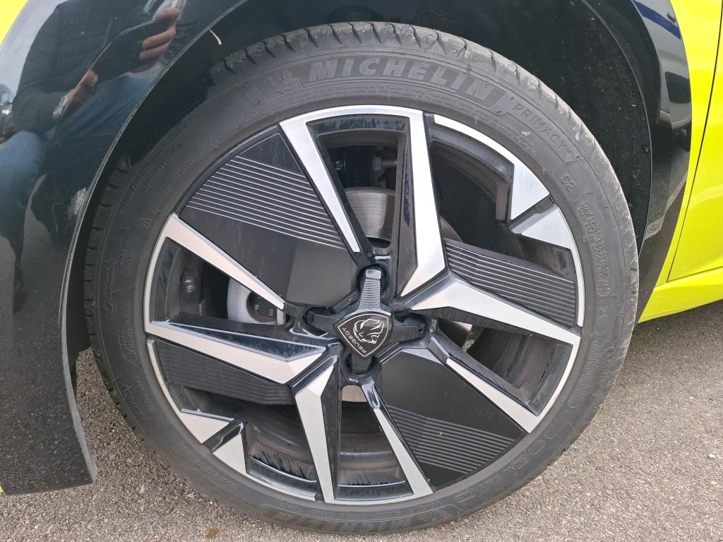 Peugeot 208 Hybrid 145 ch e-DCS6 GT 2025