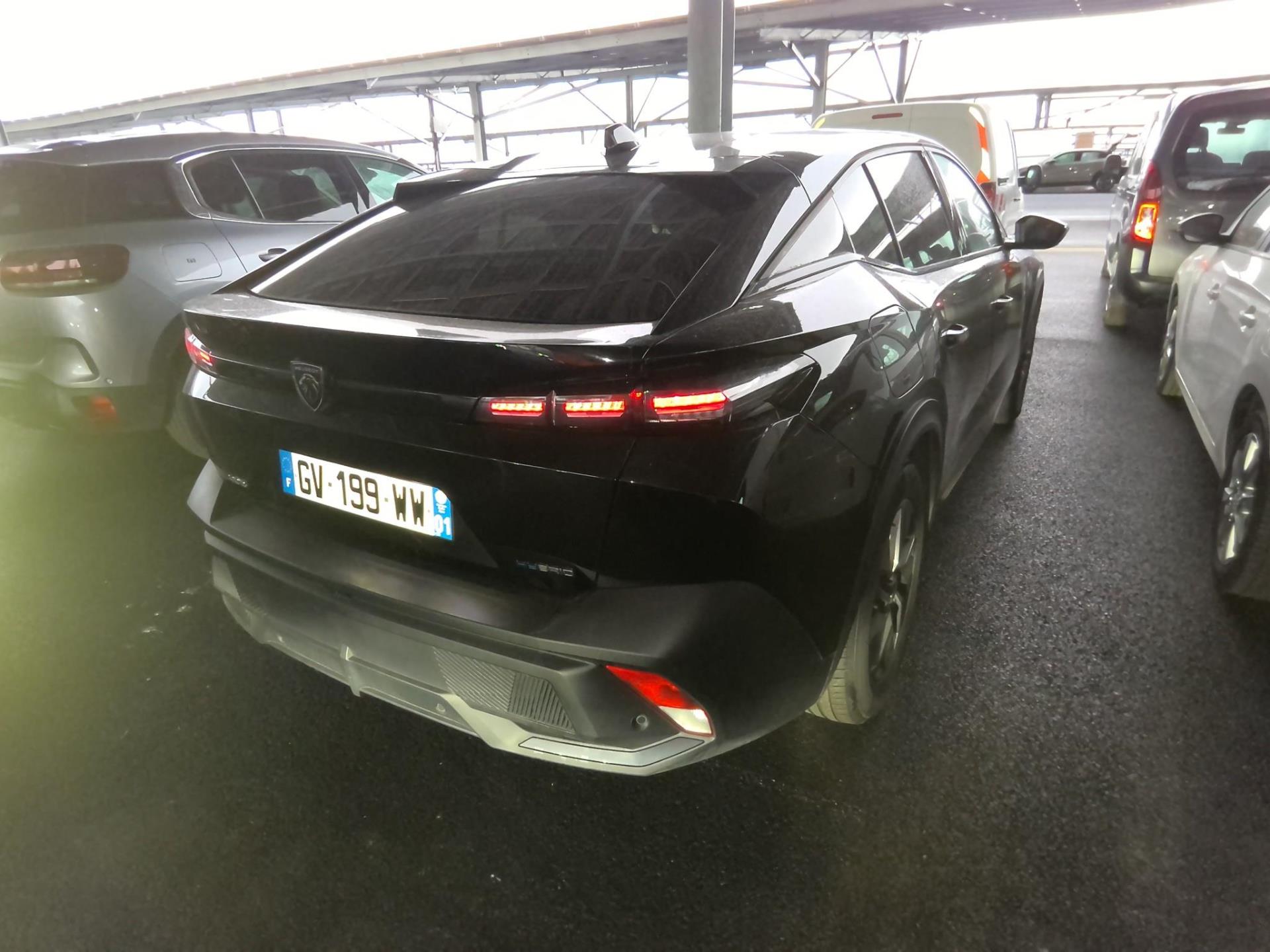 Peugeot 408 PHEV 180 e-EAT8 Allure 2024