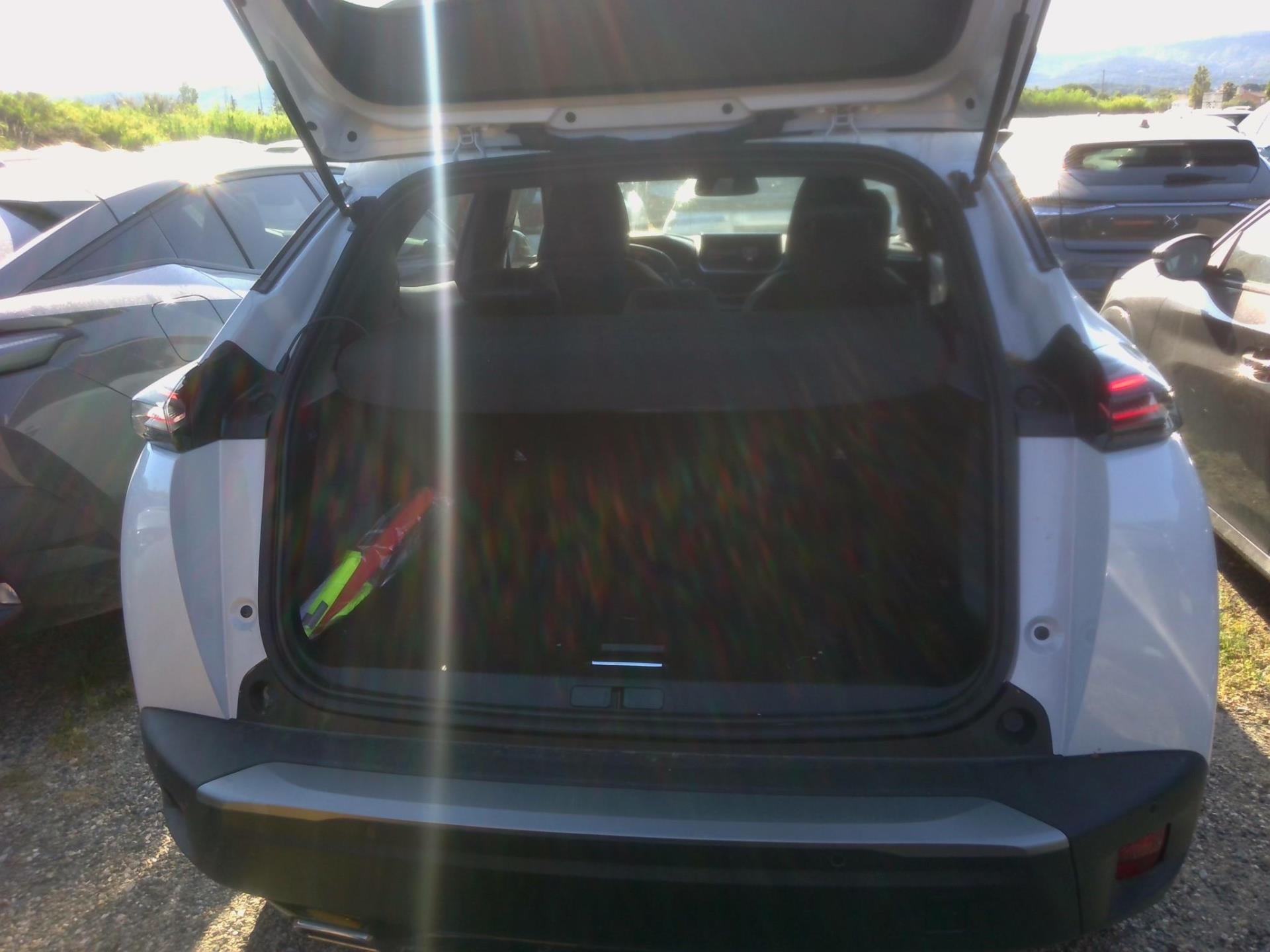 Peugeot 2008 Hybrid 145 e-DCS6 Allure 2025