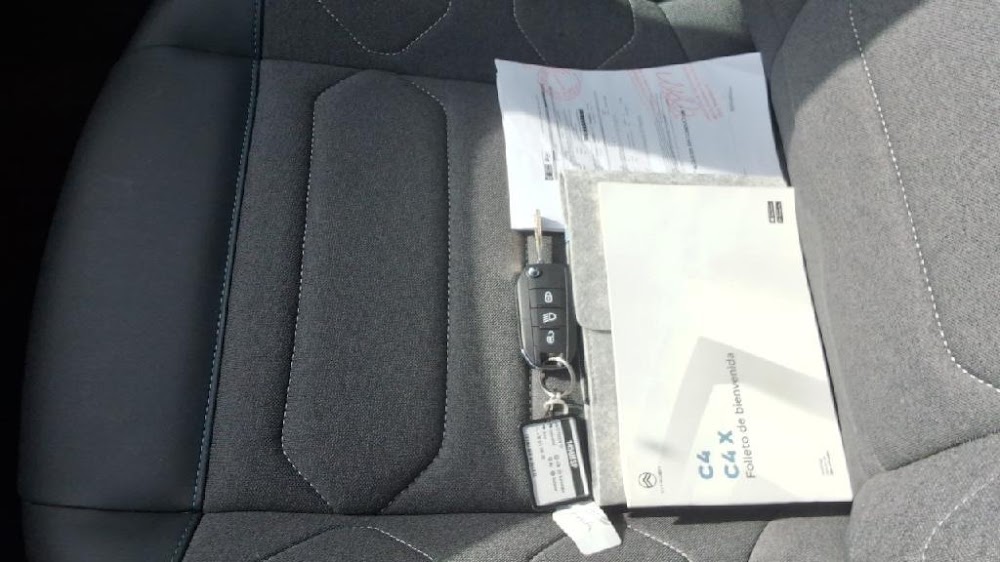 Foto Citroën C4 X 8