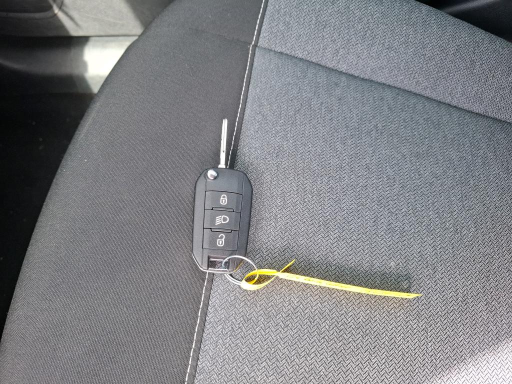 Citroen C4 SOCIETE BLUEHDI 130 S&S EAT8 FEEL NAV BUSINESS R 2022