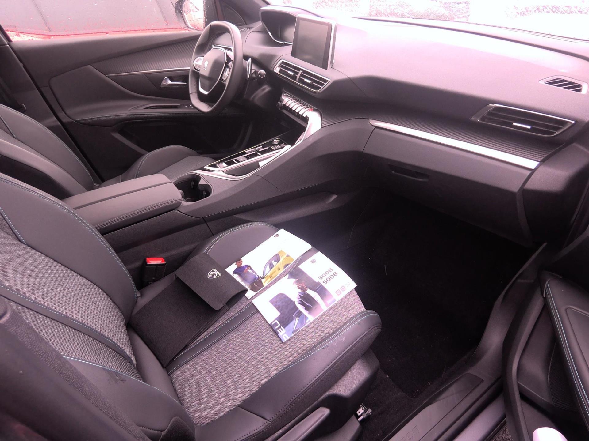 Peugeot 5008 Hybrid 136 e-DCS6 Allure Pack 2024