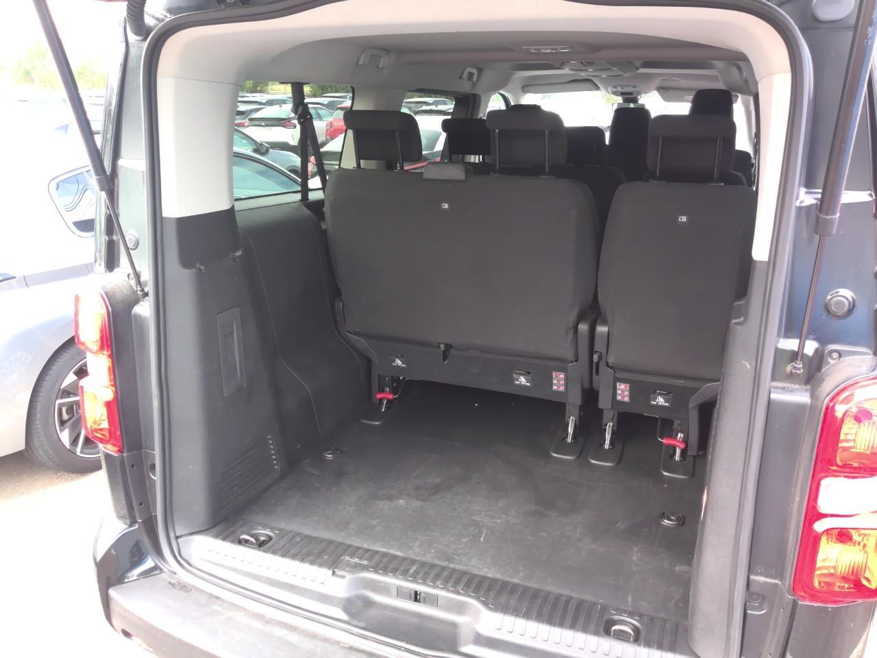 Foto Peugeot TRAVELLER 15