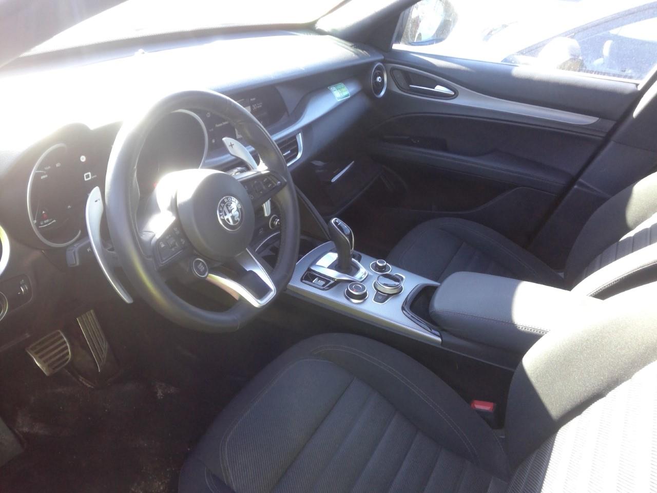 Foto Alfa Romeo Stelvio 3