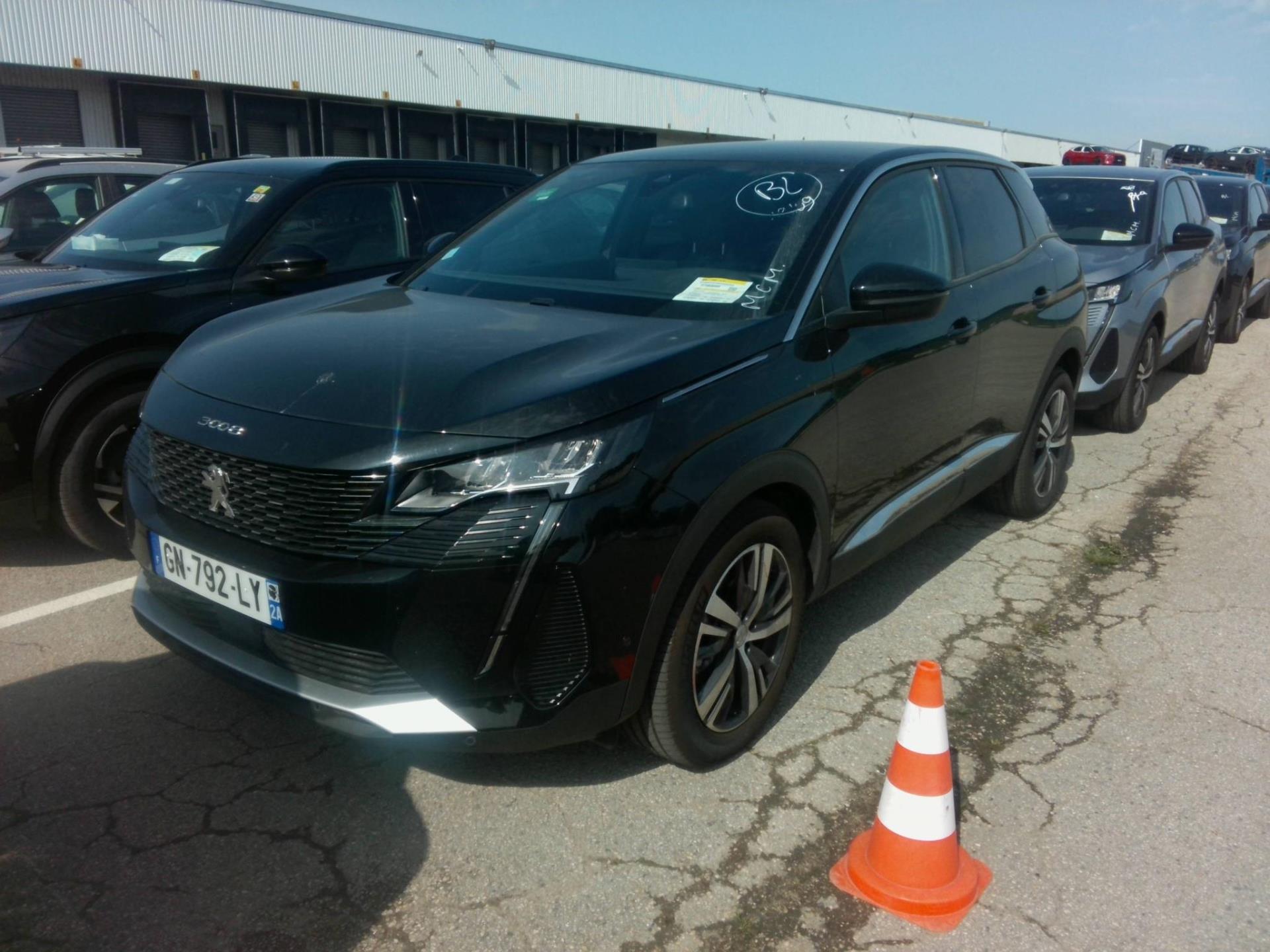 NV 3008 SUV