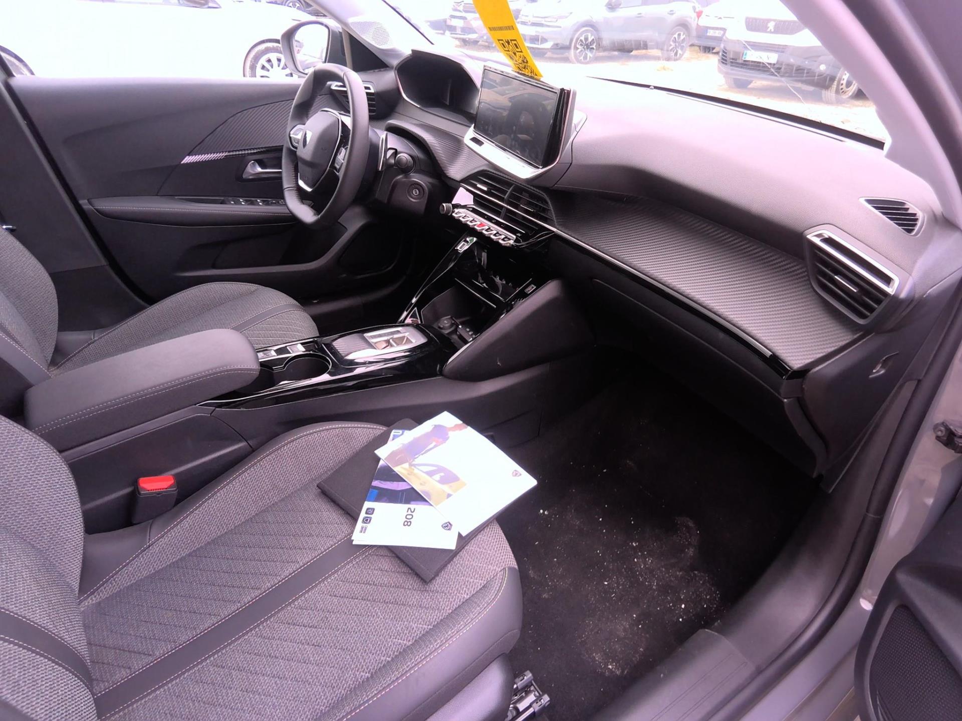 Peugeot 208 Hybrid 100 e-DCS6 Allure 2025