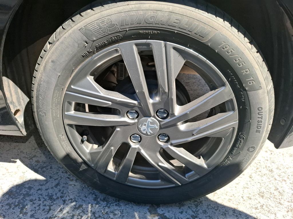 Peugeot 208 PureTech 75 S&S BVM5 Style 2022