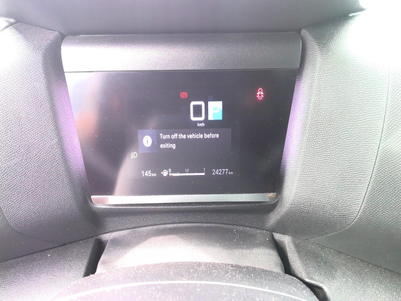 Foto Citroën C4 X 6