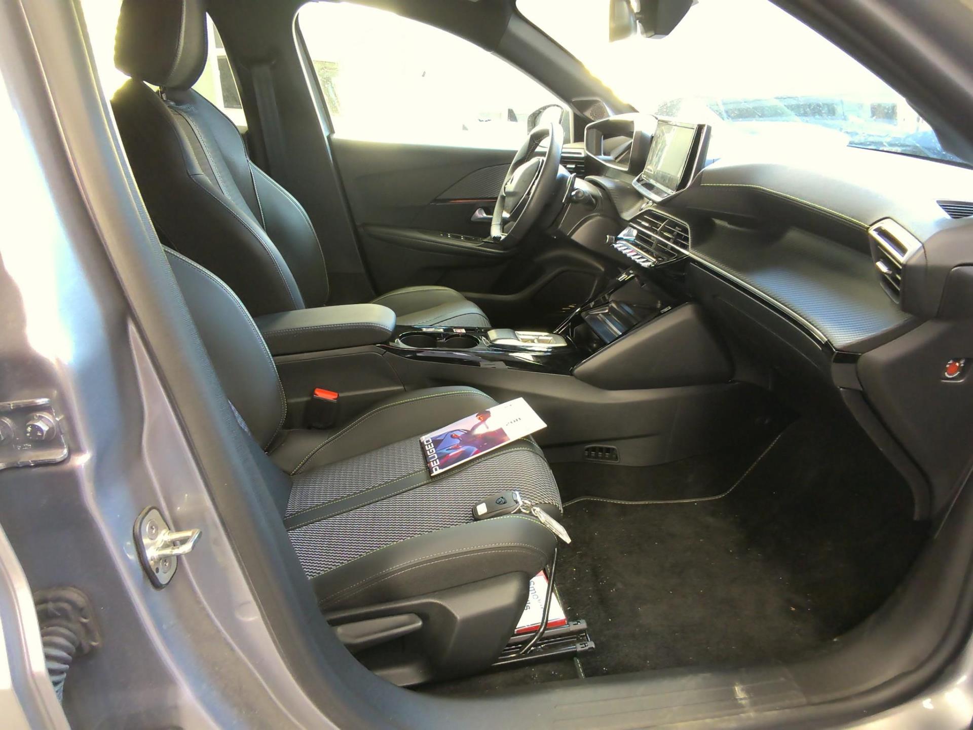 Peugeot 208 Hybrid 110 e-DCS6 GT 2025