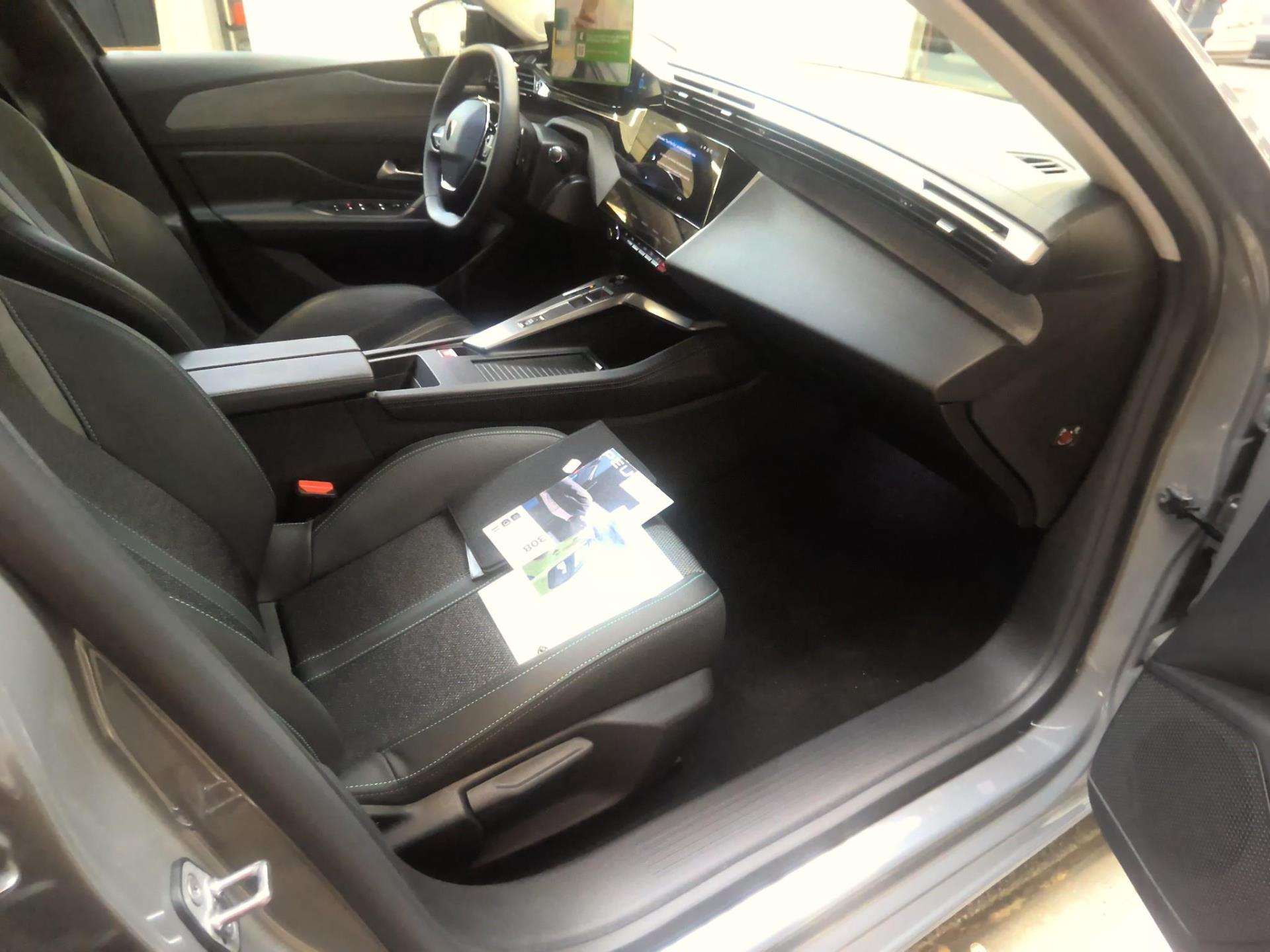 Peugeot 308 PHEV 180 e-EAT8 Allure 2024