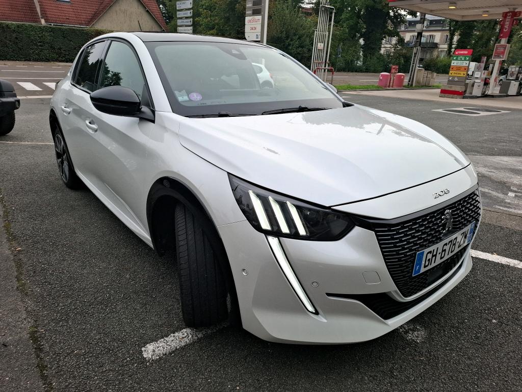 Peugeot 208 PureTech 100 S&S EAT8 GT 2022