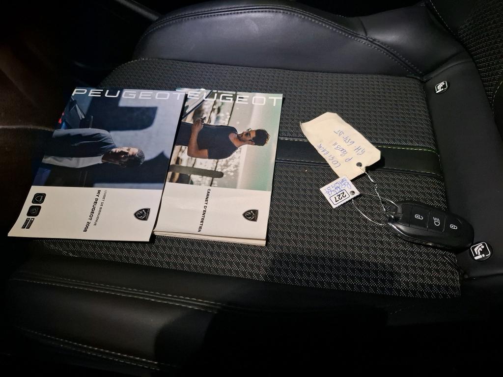 Peugeot 2008 PureTech 130 S&S EAT8 GT 2022