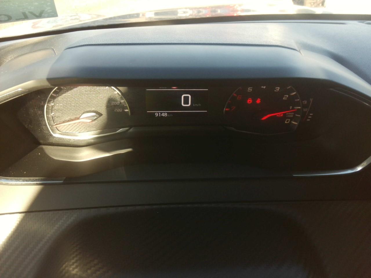 Foto Peugeot 208 5