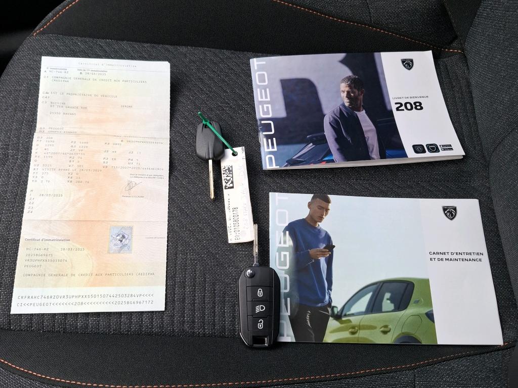 Peugeot 208 Hybrid 100 e-DCS6 Style 2025