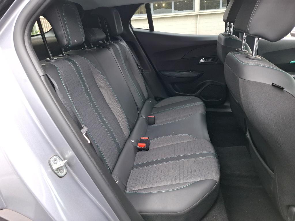 Peugeot 2008 BlueHDi 130 S&S EAT8 Allure Pack 2022