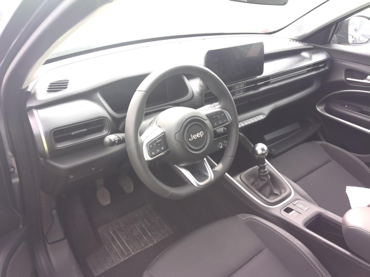 Foto Jeep AVENGER 4