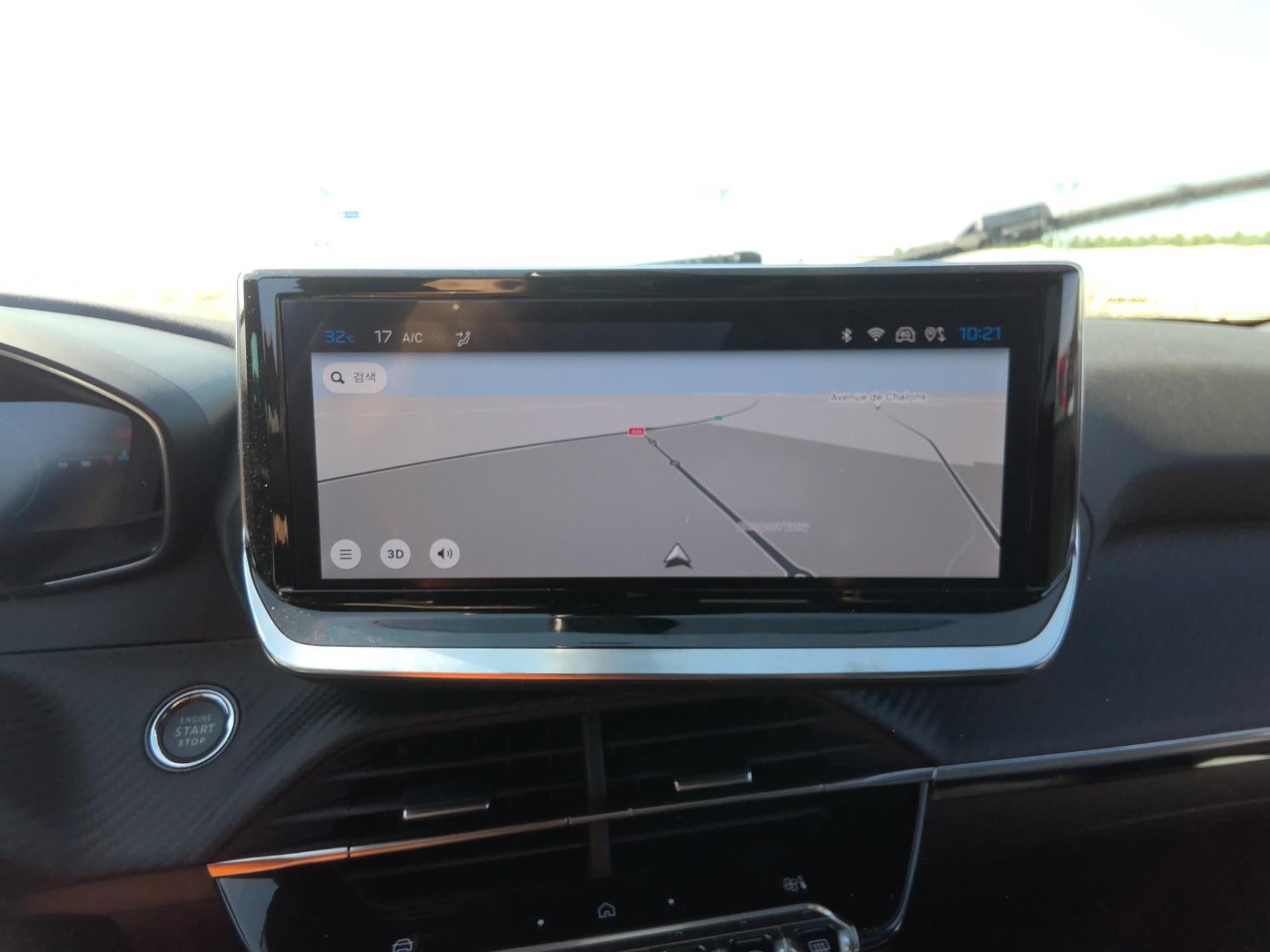 Peugeot 2008 Hybrid 145 e-DCS6 Allure 2025