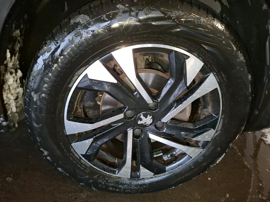 Peugeot 2008 PureTech 130 S&S EAT8 GT 2022