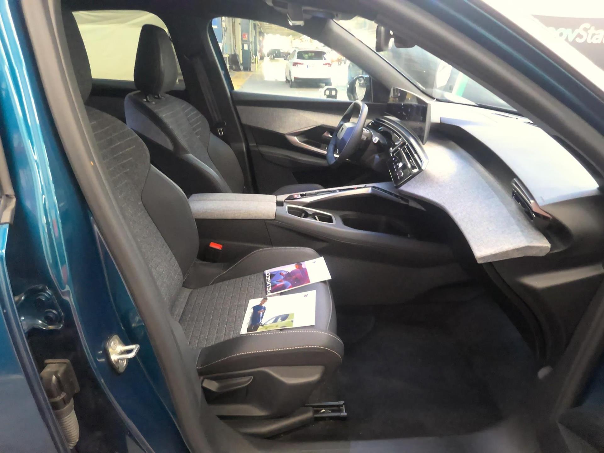 Peugeot 3008 Hybrid 145 e-DCS6 Allure 2025