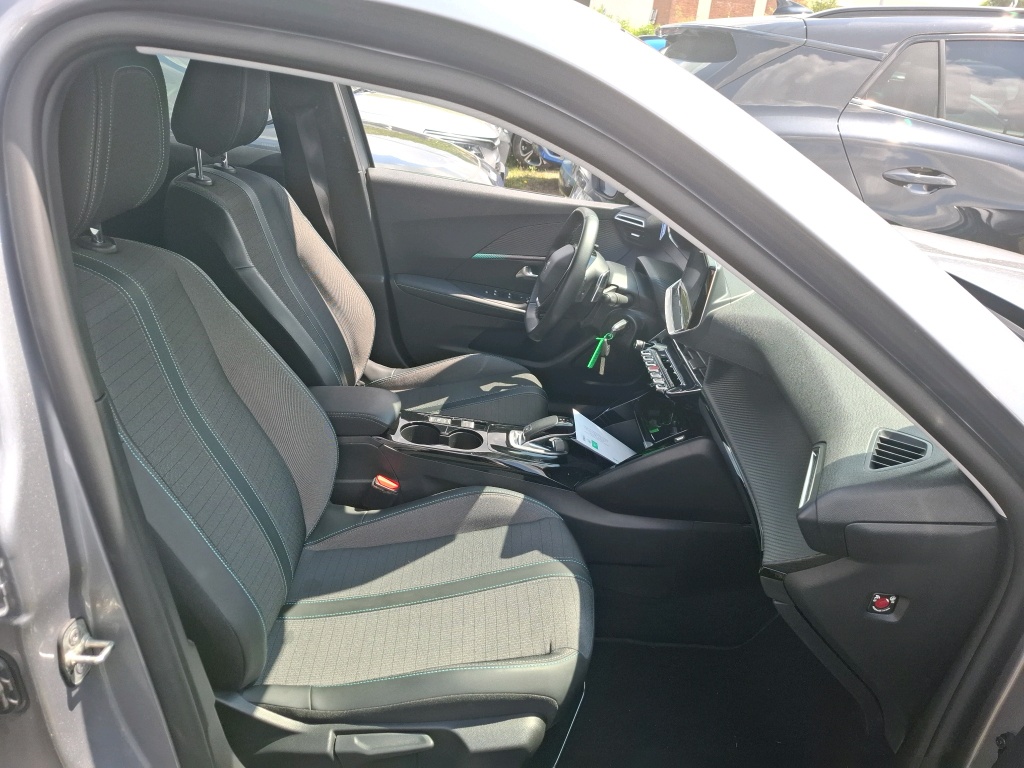 Peugeot 2008 BlueHDi 130 S&S EAT8 Allure 2022