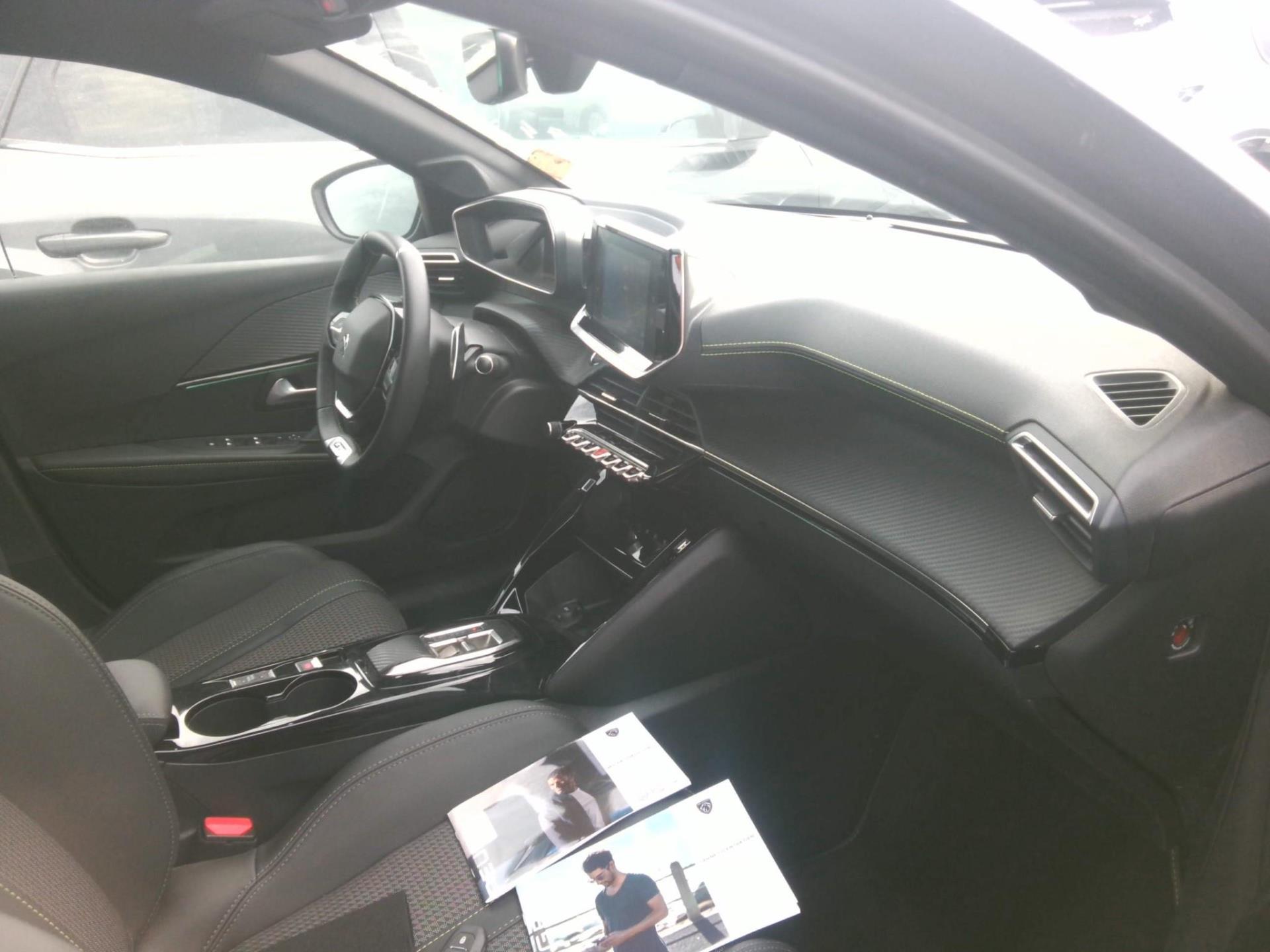 Peugeot 208 PureTech 100 S&S EAT8 GT 2023