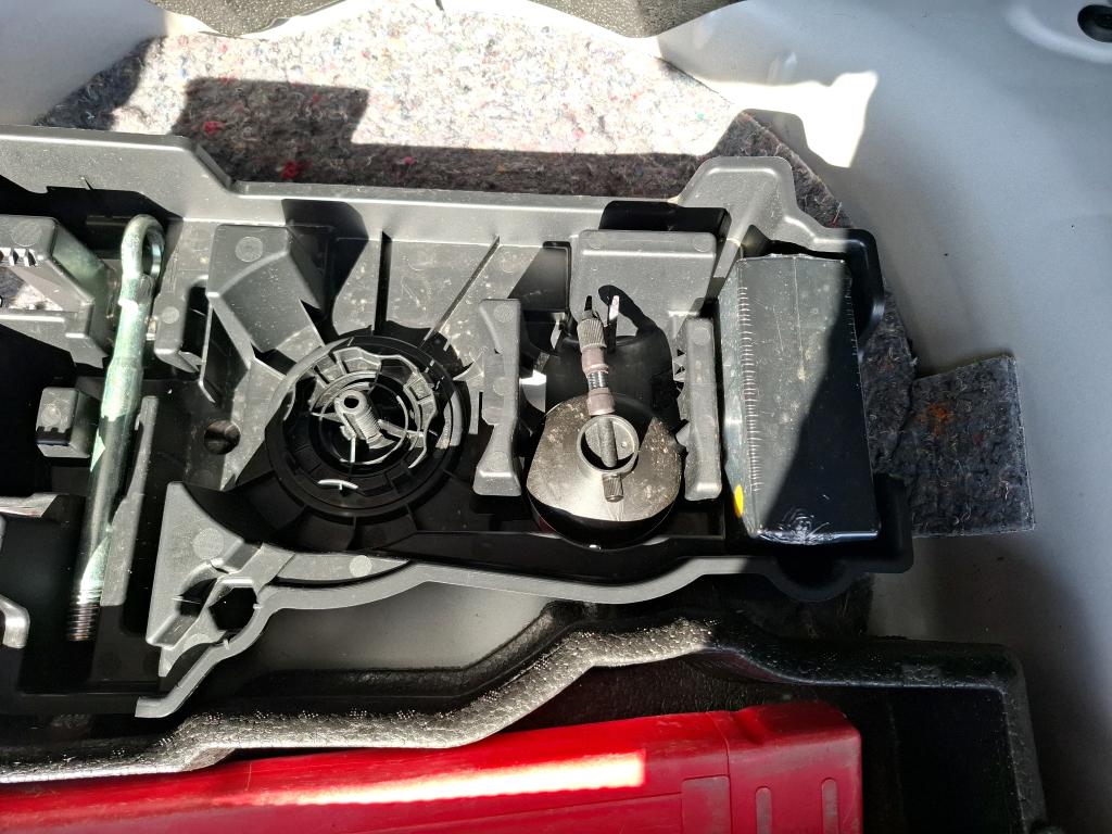 Peugeot 2008 BlueHDi 110 S&S BVM6 Active Business 2021