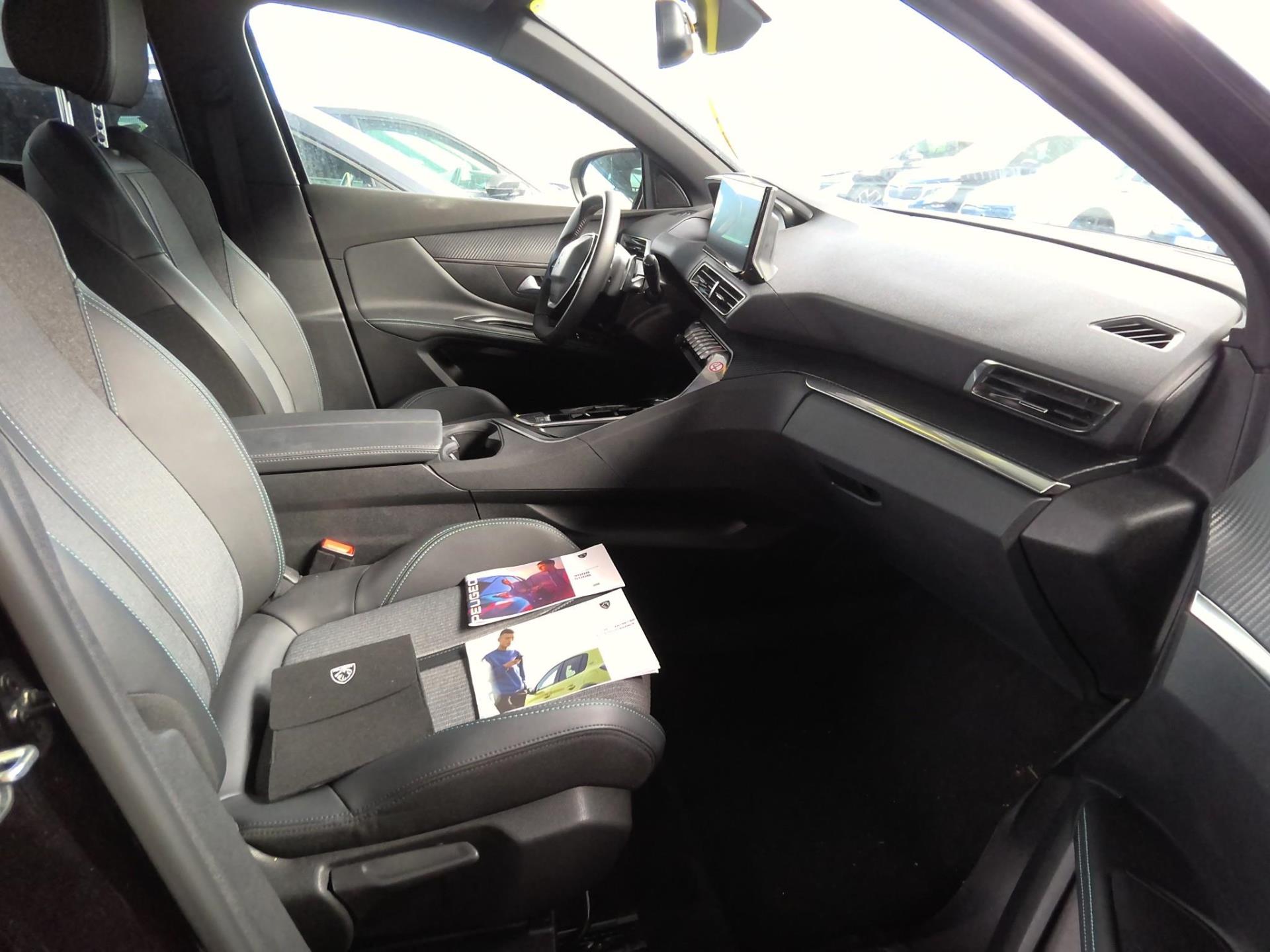 Peugeot 5008 Hybrid 136 e-DCS6 Allure Pack 2024