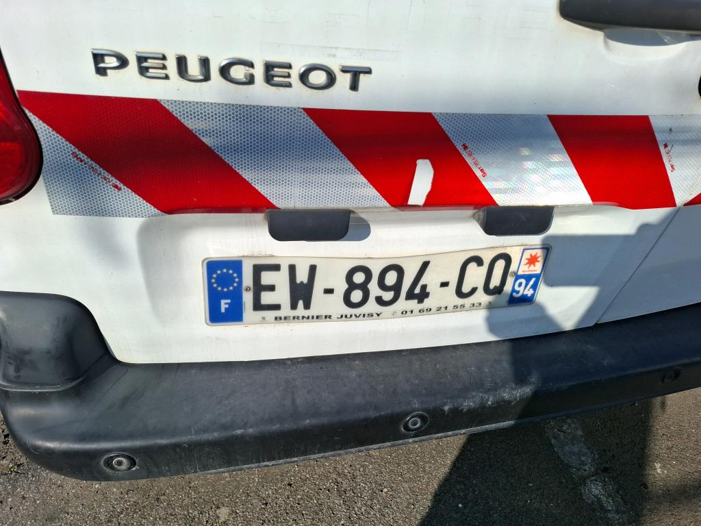 Peugeot PARTNER FOURGON STANDARD 1.6 BLUEHDI 100 S&S BMP6 PREMIUM PACK 2018