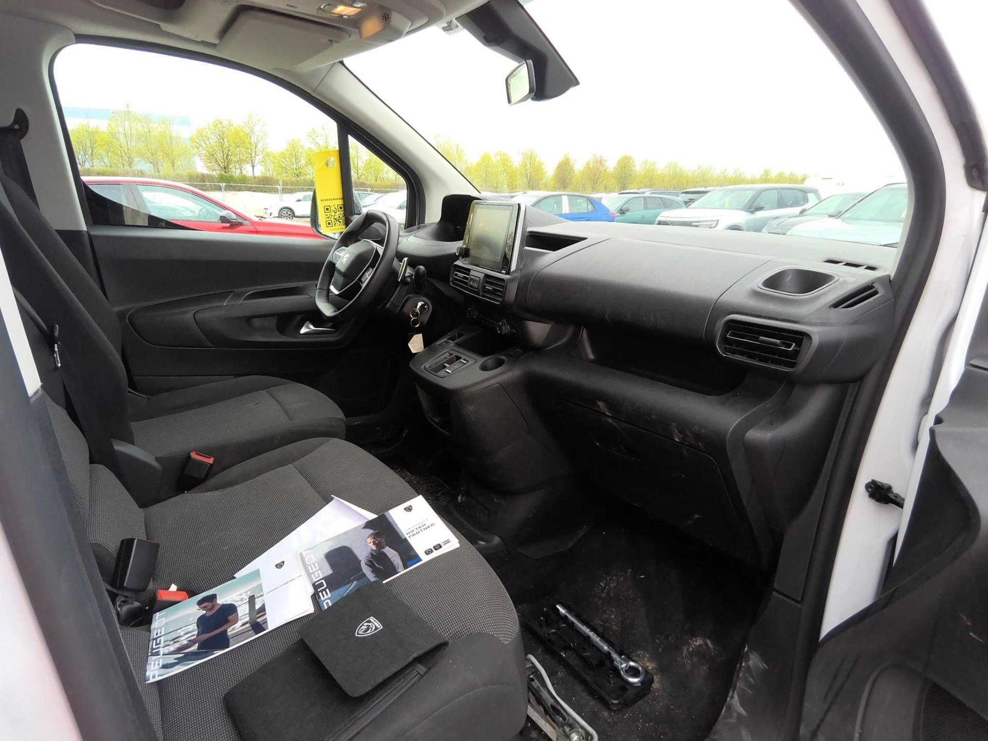 Peugeot PARTNER FOURGON M 1000 KG BLUEHDI 130 S&S EAT8 2024