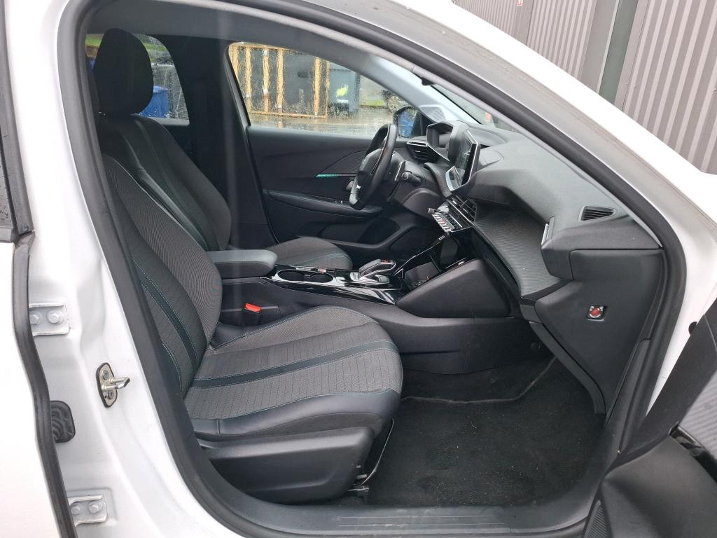 Peugeot 208 PureTech 100 S&S EAT8 Allure Business 2021