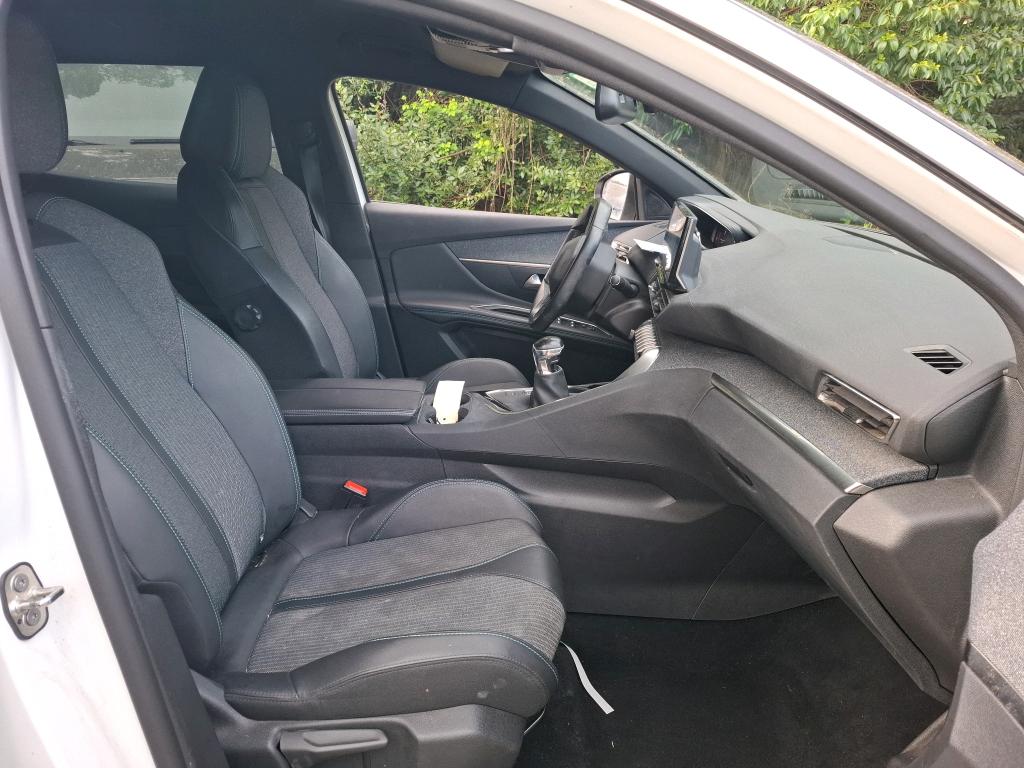 Peugeot NV 3008 SUV