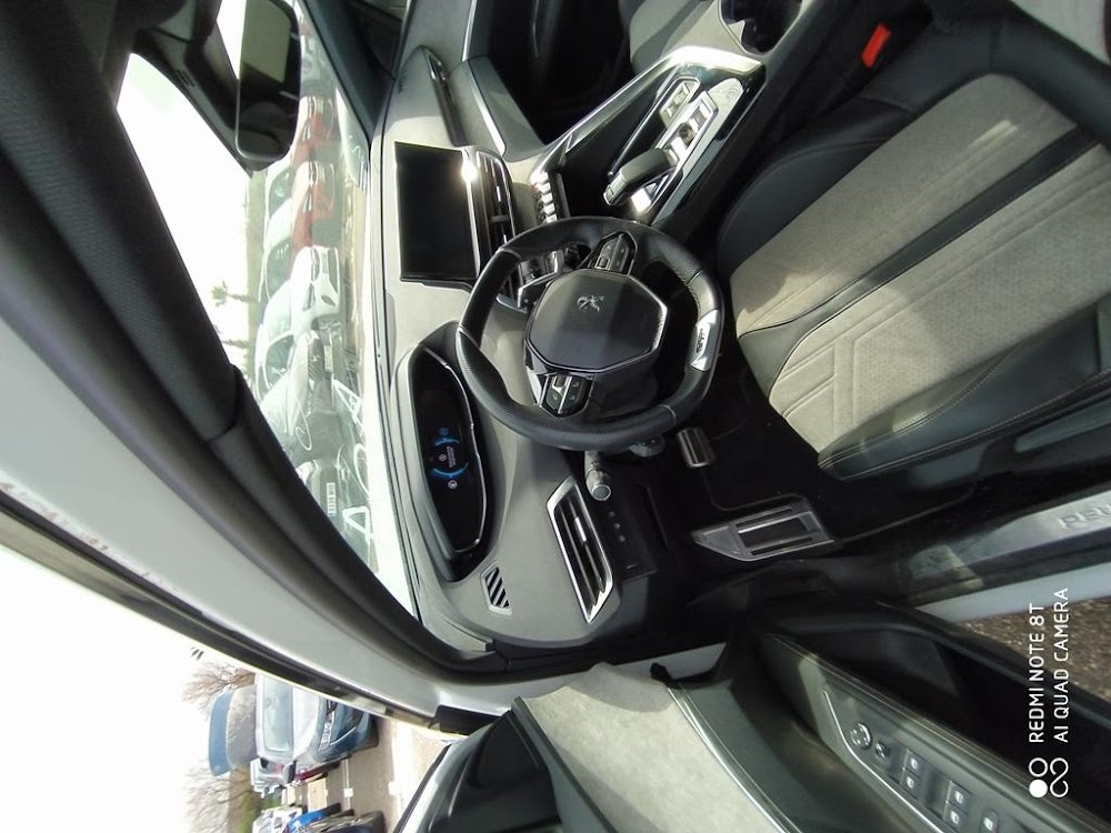 Foto Peugeot 3008 Hybrid 11