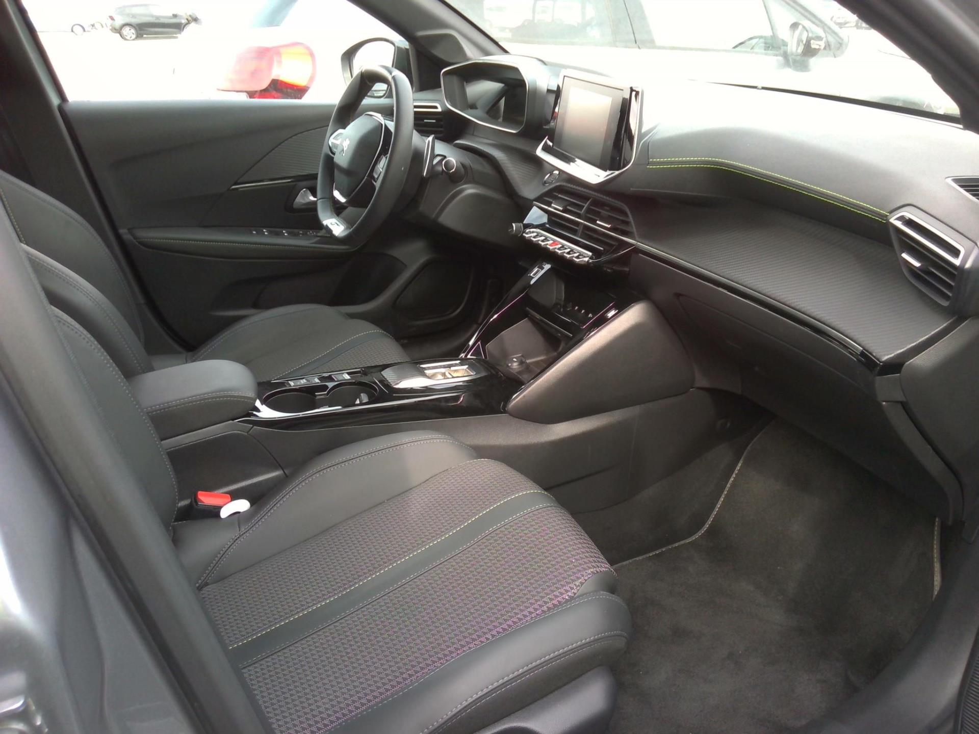 Peugeot 208 PureTech 100 S&S EAT8 GT 2023