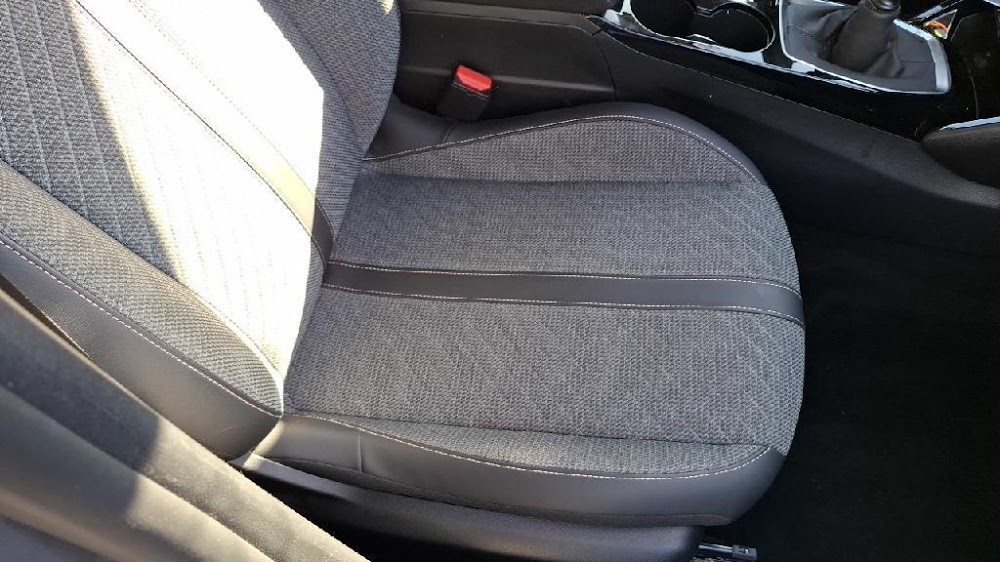 Foto Peugeot 208 12
