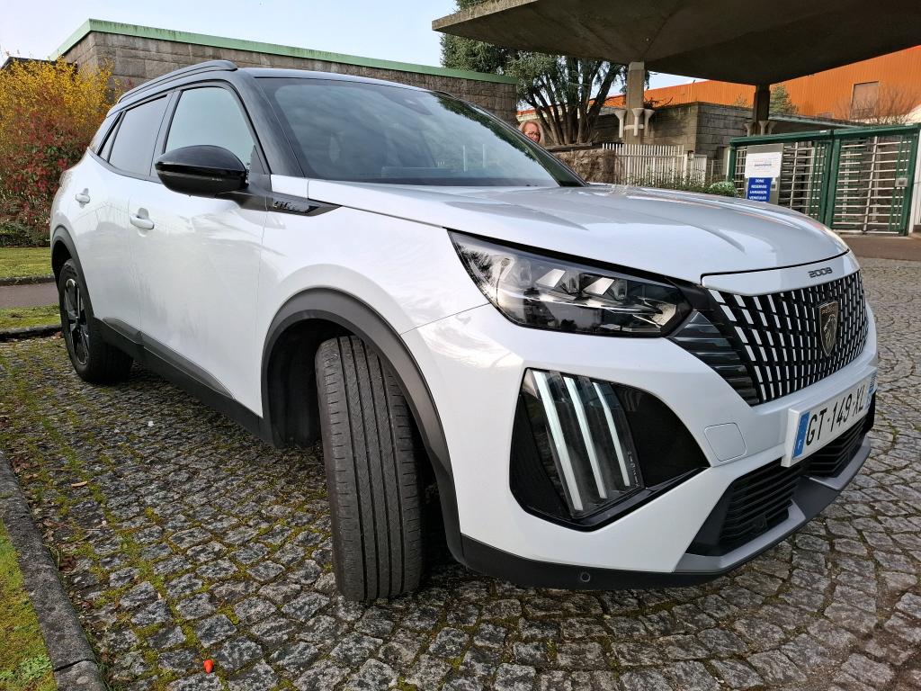 Peugeot 2008 PureTech 130 S&S EAT8 GT 2024
