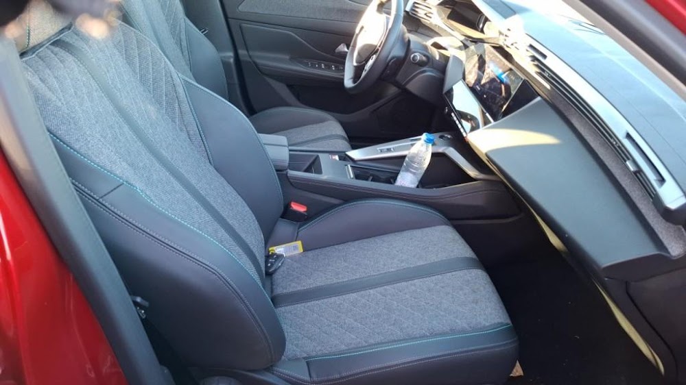 Foto Peugeot 408 9