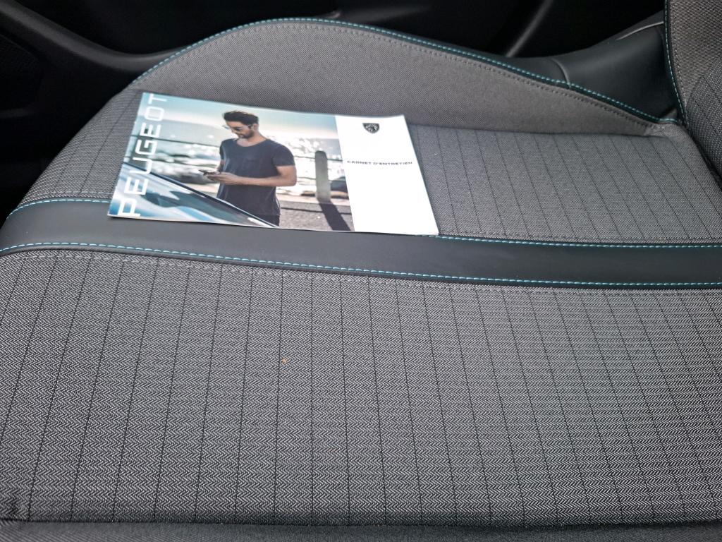 Peugeot 2008 BlueHDi 130 S&S EAT8 Allure 2022