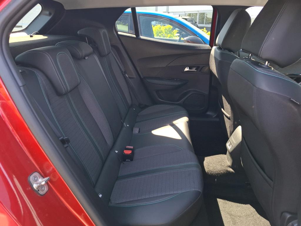 Peugeot 2008 BlueHDi 130 S&S EAT8 Allure Pack 2022