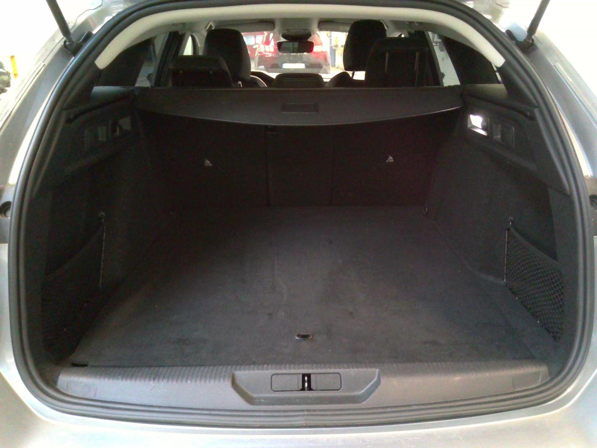 Peugeot 308 SW PHEV 180 e-EAT8 Allure 2024