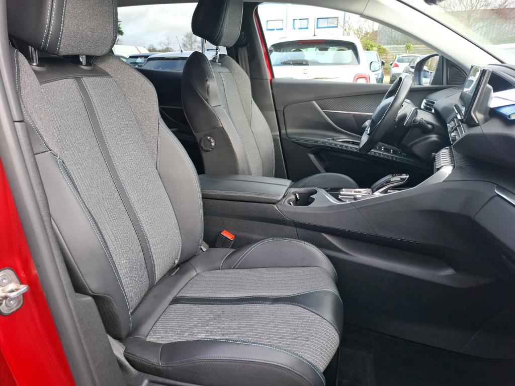 Peugeot 3008 Hybrid 225 e-EAT8 Allure 2022