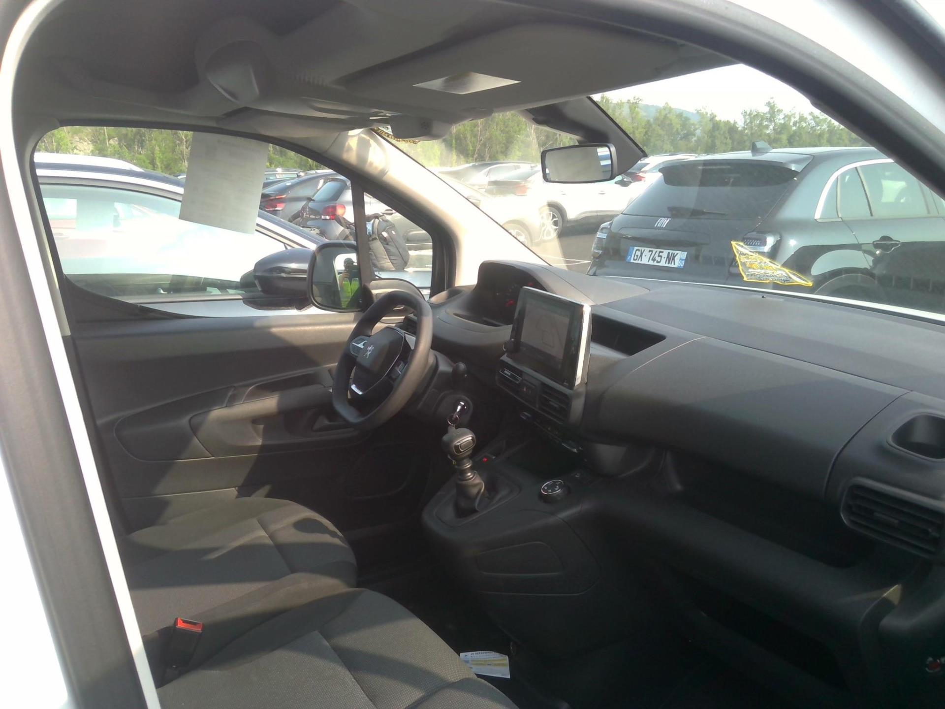 Peugeot PARTNER FOURGON STANDARD 1000 KG BLUEHDI 100 S&S BVM6 PREMIUM 2022
