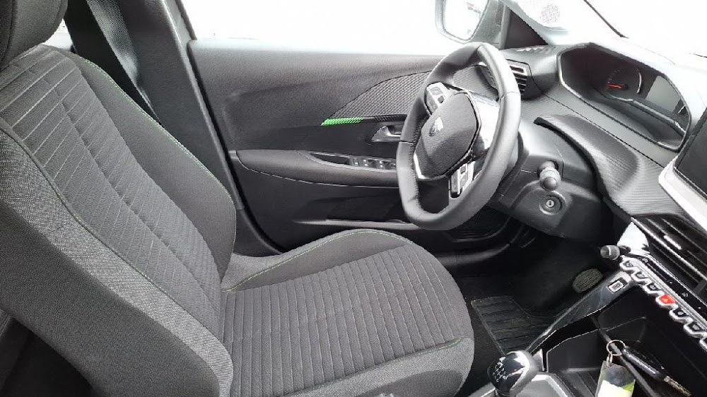 Foto Peugeot 208 14