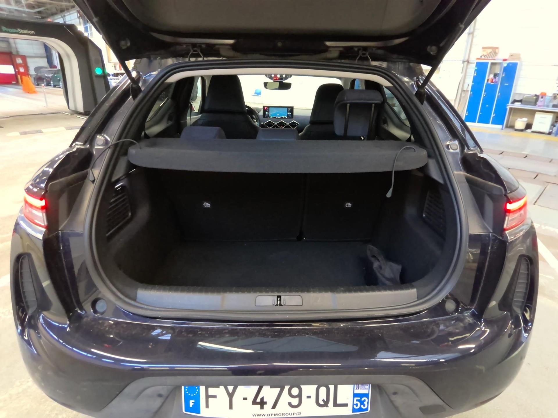 DS DS3 Crossback BlueHDi 130 EAT8 Ines de la Fressange Paris 2021