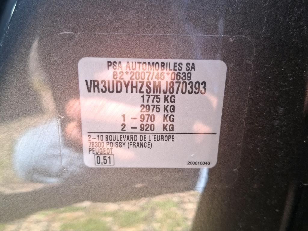 Peugeot 2008 BlueHDi 130 S&S EAT8 Allure Business 2021