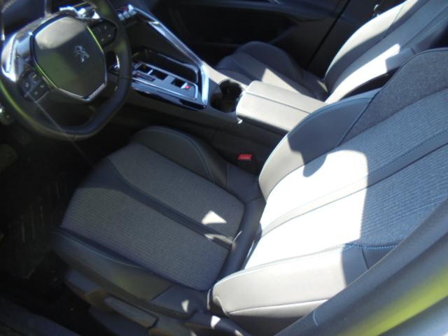 Foto Peugeot 3008 Hybrid 12
